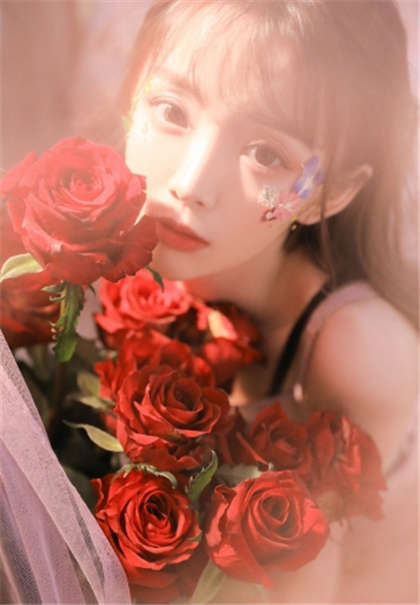 男女主在学校里做的小说-我故意穿短裙坐公交小说_酥糖齿轮