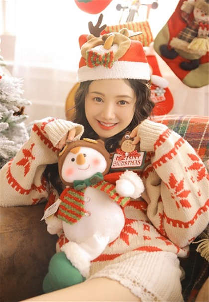 很黄很细节的小说-被两个男人帮在床上舔_酥糖齿轮