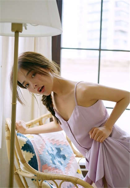 一点点小黄的小说-校花课堂上给我口_酥糖齿轮