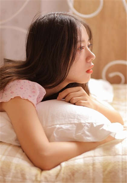 超级肉的小黄说说-在教室和同桌那些污污的事_酥糖齿轮