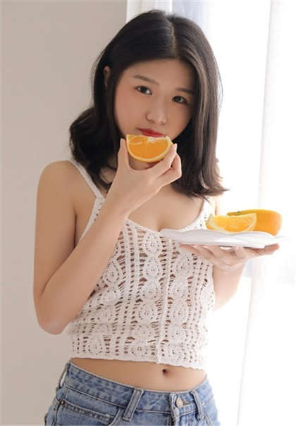 男女主在学校里做的小说-我故意穿短裙坐公交小说_酥糖齿轮