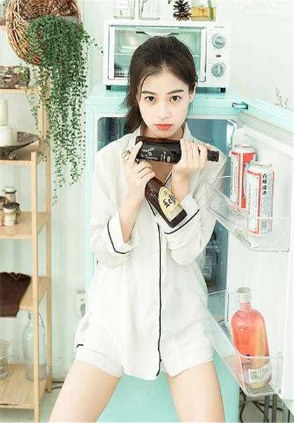 公交一点一点进入-我们班的男生都啪过我_酥糖齿轮