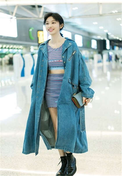 二男一女囗述车上-蹂躏起她腿间的小花核_酥糖齿轮