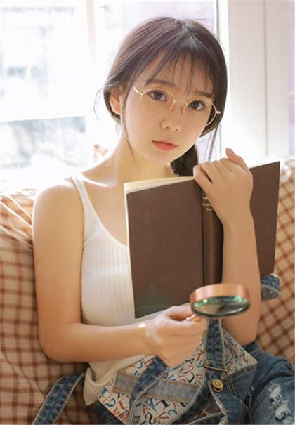 污黄全肉校园小说-两根硕大挺进她的身体3p_酥糖齿轮