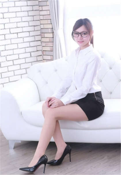 同桌轻点啊好大太深了-读了会湿的小短文_酥糖齿轮