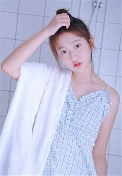 污小说舔美女-我把老师按在办公室_酥糖齿轮