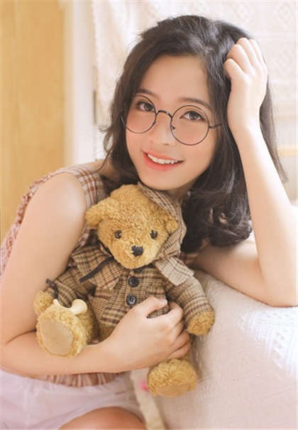 嗯~嗯~啊~啊~-上课女同桌用手给我解决_酥糖齿轮