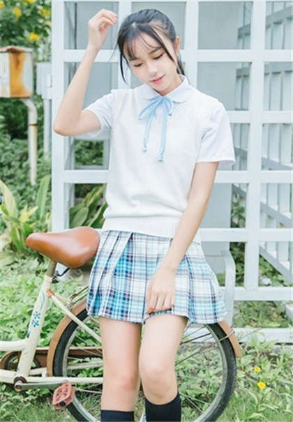 黄文细节-我睡过的老妇人苞米地里做爱_酥糖齿轮