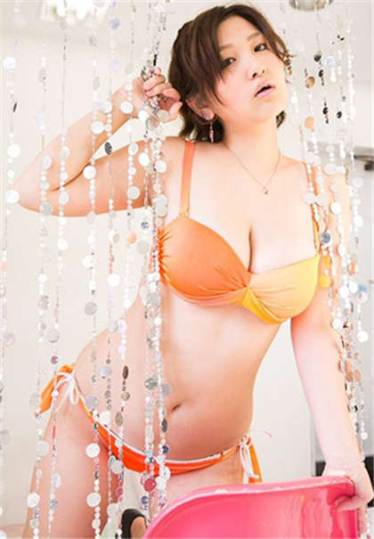 很黄的百合小说-他的粗壮轮番进入她的紧致律动_酥糖齿轮