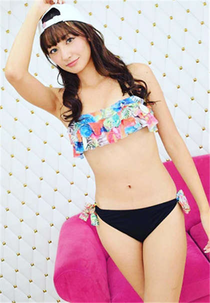 嗯~嗯~啊~啊~-上课女同桌用手给我解决_酥糖齿轮