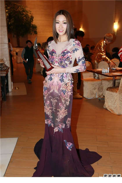 污文特别特别污-趁爸爸不在把妈妈睡了_酥糖齿轮