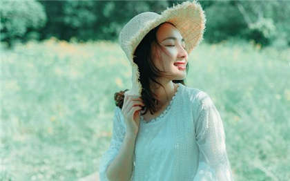 超级肉的小黄说说-在教室和同桌那些污污的事_酥糖齿轮