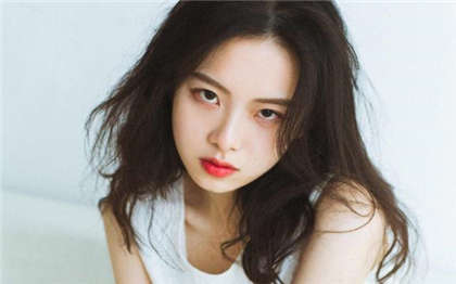 黑粗轮流校花-疯狂的家庭群交txt_酥糖齿轮