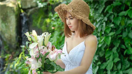 哦再深点…-老头不停的揉搓我的乳女同事错爱_酥糖齿轮