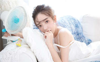 污到让人起反应的小说-丝袜老师_酥糖齿轮