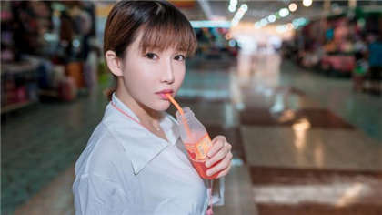 肉汁多小说-车厢里的激情_酥糖齿轮