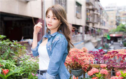 啊嗯快啊嗯-淫乱小荡妇_酥糖齿轮