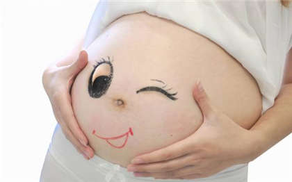 偷情性爱-火车上我干了身边的_酥糖齿轮