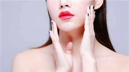 下面的小嘴又软又湿-公交车上的奶水_酥糖齿轮