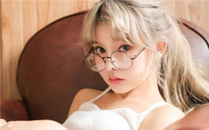 我和老师搞暖昧小说-贵妇私人俱乐部_酥糖齿轮