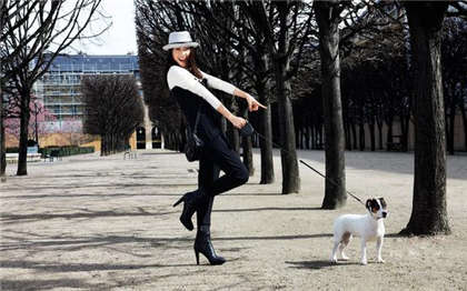 在学校和同桌做污污的事-很污的百合短篇小说_酥糖齿轮