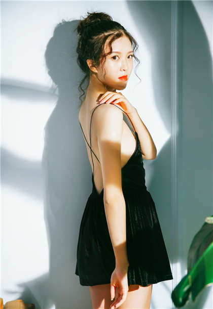 她被他的硕大挺进-性饥渴的老头小说_酥糖齿轮