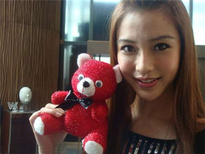 纯肉校园短篇同桌-男朋友抱我坐在他腿上_酥糖齿轮