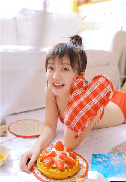 又黄又好看的书籍-我被同桌上课摸出了水_酥糖齿轮