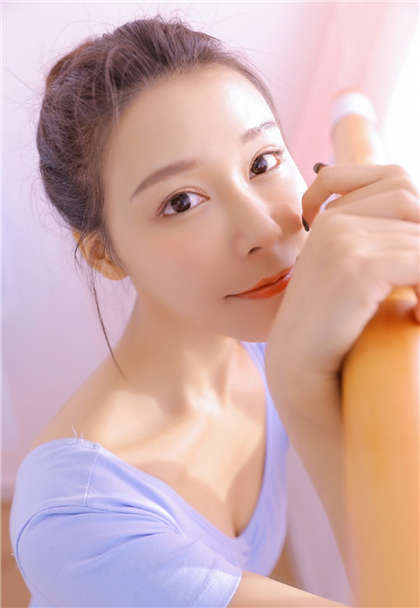 乱欲一家-小淫妹_酥糖齿轮