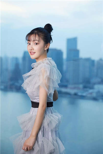 大尺寸的小黄-校花女友是老师的亵玩_酥糖齿轮