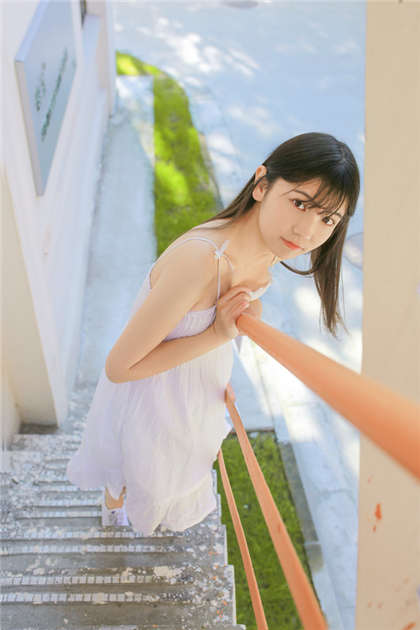 同桌上课下课都吃我奶-我被他朋友轮流性侵大叫一晚_酥糖齿轮