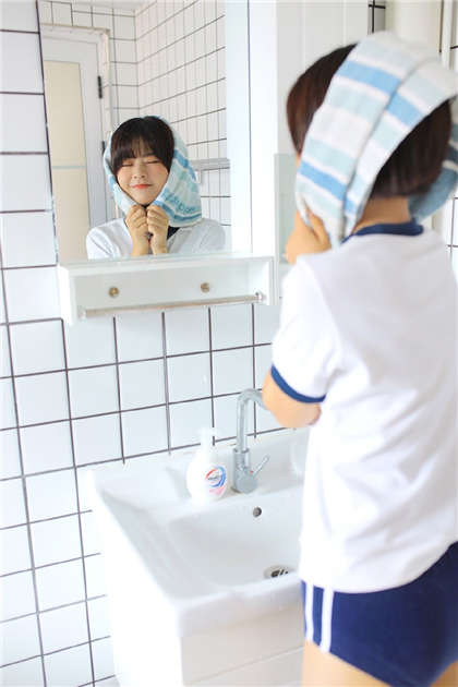 教室污小说-公好大好硬好深好爽_酥糖齿轮