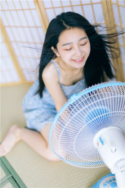 下面的小嘴又软又湿-公交车上的奶水_酥糖齿轮