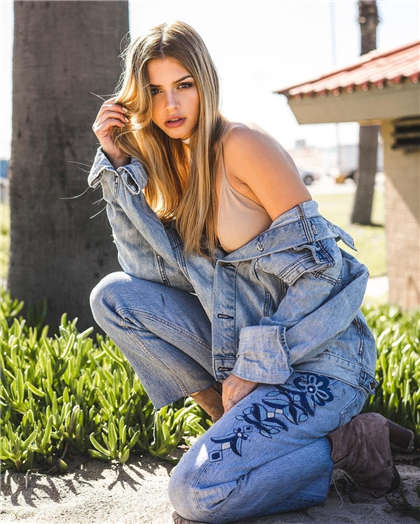 浪荡高h文-我的手伸进她的小内内_酥糖齿轮