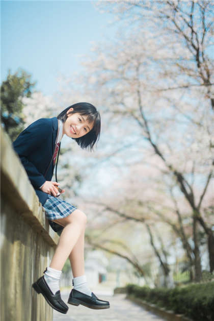 描写性爱的段子-和老师在教室里污污污_酥糖齿轮