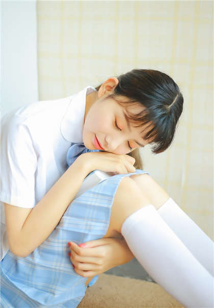 校园污污短文-喜欢闺蜜舔我阴帝_酥糖齿轮