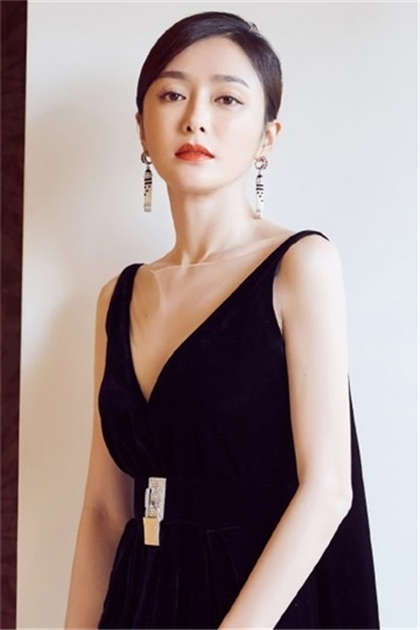 黑人挺进她的体内-﻿我被校草扯奶罩摸下面_酥糖齿轮