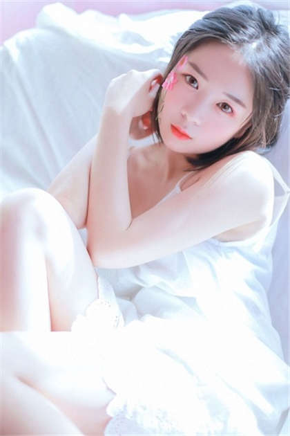 下面的小嘴又软又湿-公交车上的奶水_酥糖齿轮