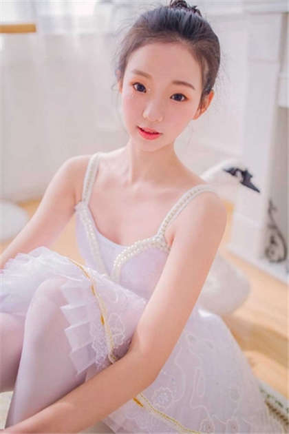 在公交车上被人顶进去了-太靓丽引小男孩性妄想_酥糖齿轮