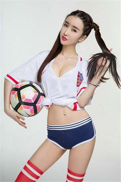 在公交车上被人顶进去了-太靓丽引小男孩性妄想_酥糖齿轮