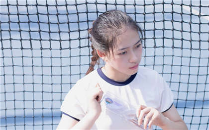 黄到我下面流黄水污故事-农村姑娘小娥与棒子的故事_酥糖齿轮