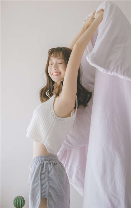 能让下面湿到不行的污文-办公室跪下拉开拉链吃早餐_酥糖齿轮