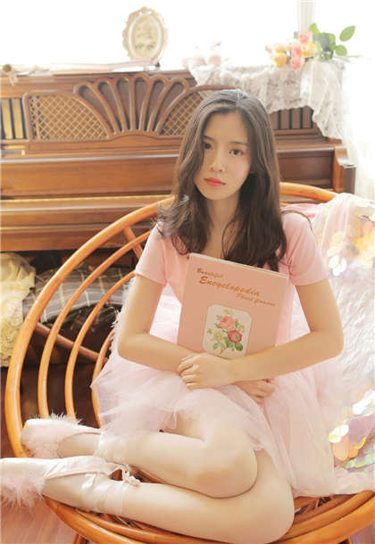 白洁在宝马车上被强奸-啊不要了好涨太深了高h_酥糖齿轮