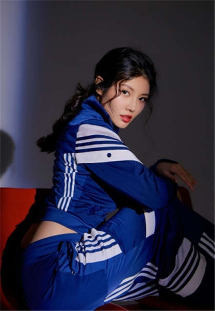 在公共汽车H文-忍着点我慢慢的就_酥糖齿轮