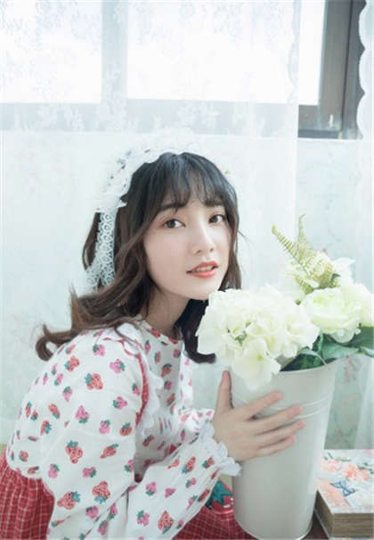 美女丝袜H文-肉肉细节描写详细的小说_酥糖齿轮