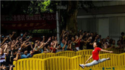 居然智家暴跌超7% 金鹰基金一季度末持有5487.13万股 二季度退出十大重仓股