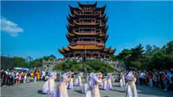 东海期货10月贸易数据评论：出口增速放缓，贸易顺差有所下降